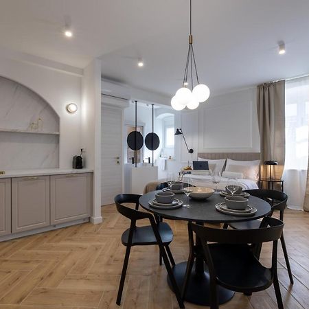 Palace Luxury Suites Сплит Екстериор снимка
