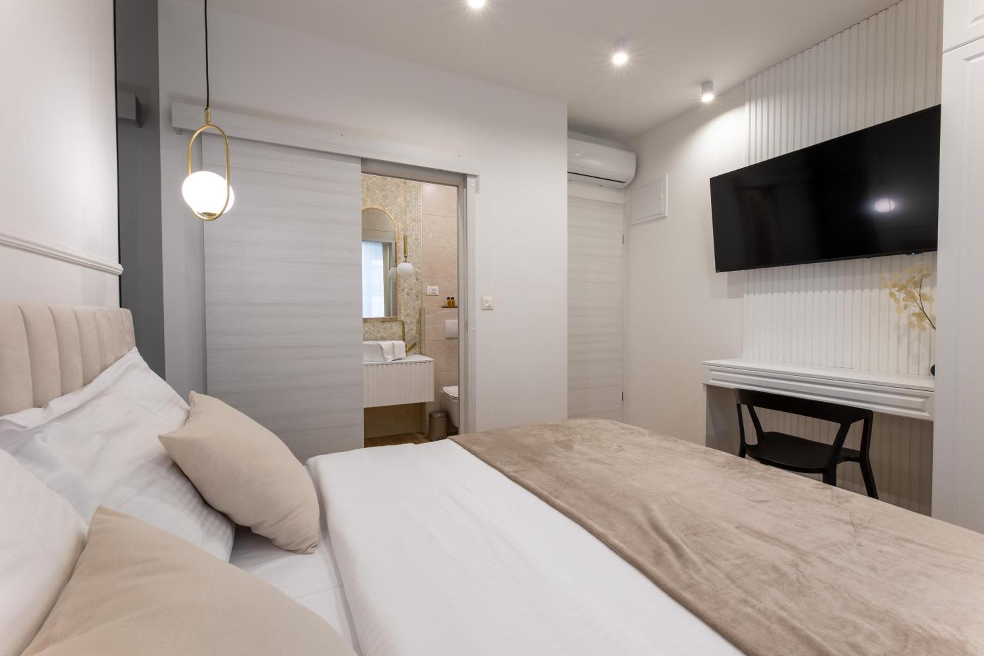 Palace Luxury Suites Сплит Екстериор снимка
